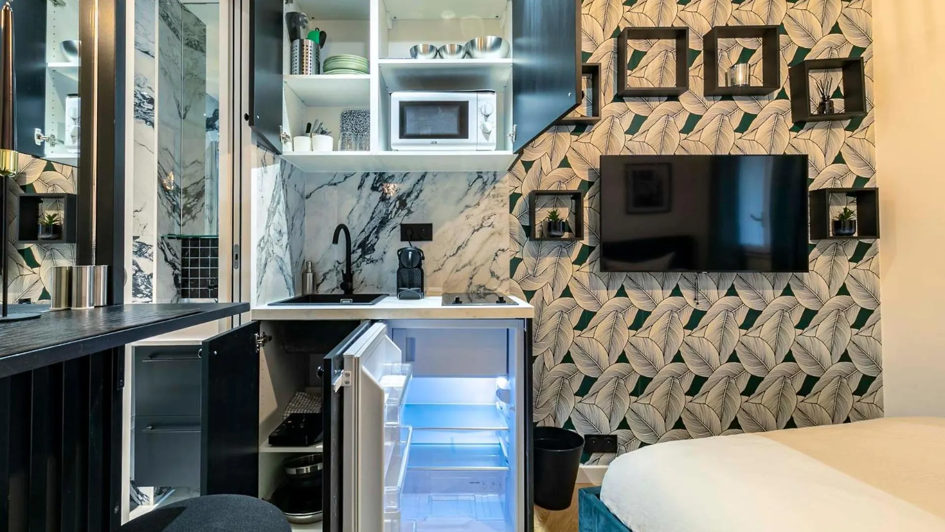 Le Studio Velasquez Paris 0*,